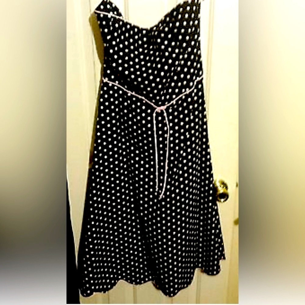 Y2K Strapless Polka Dot Dress w Pink Trim and Scalloped Hem Bottom NWOT